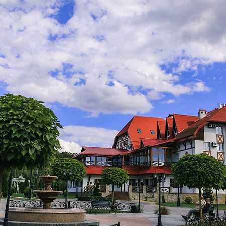 Hotel Галицька Корона Leópolis Exterior foto