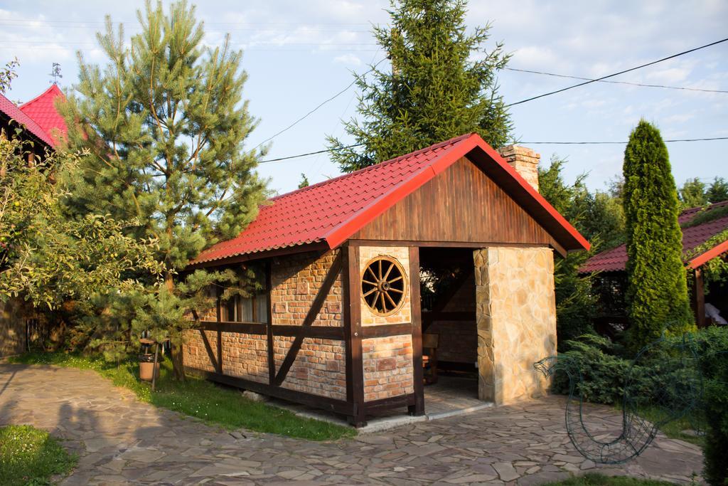 Hotel Галицька Корона Leópolis Exterior foto