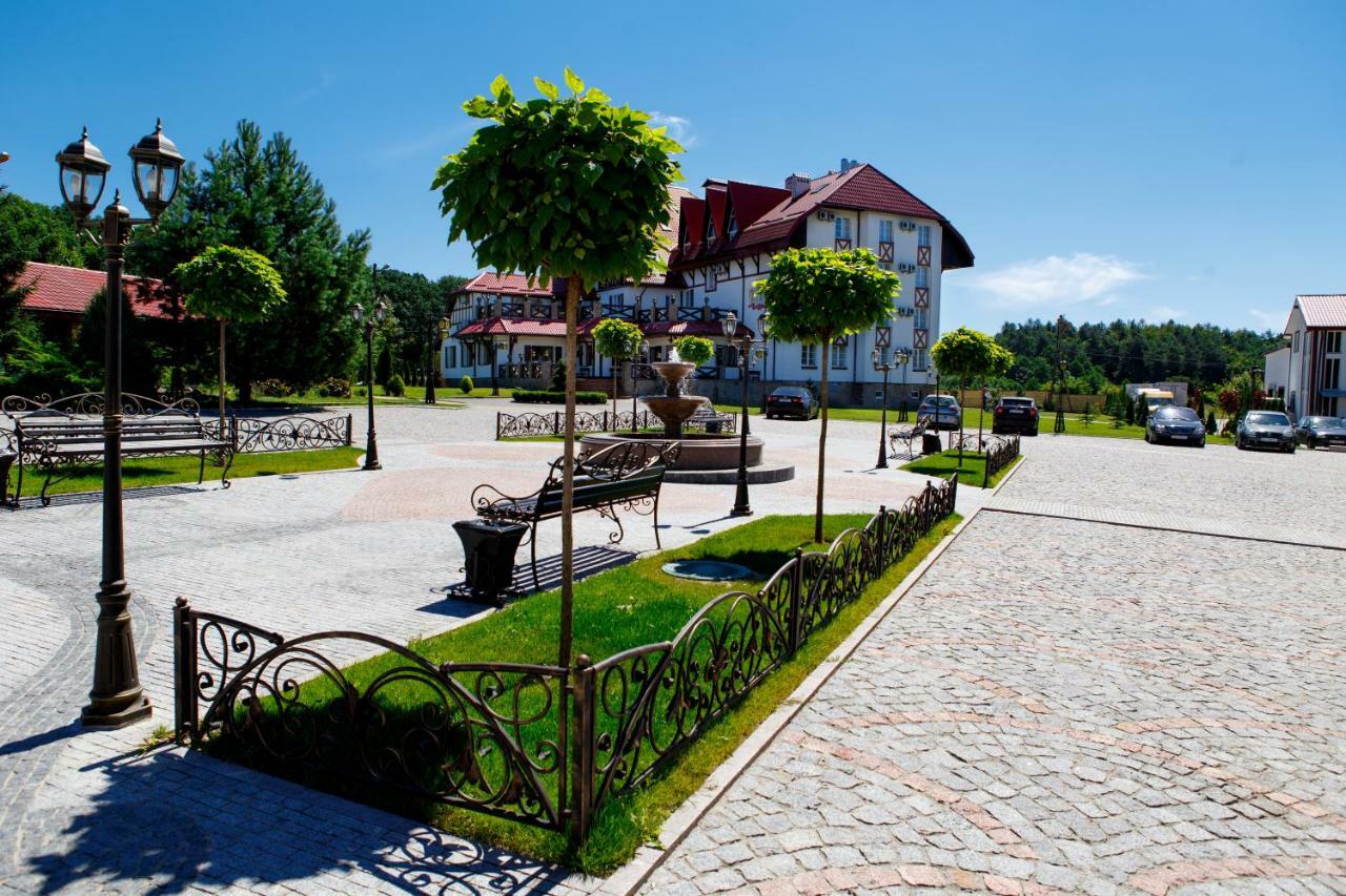 Hotel Галицька Корона Leópolis Exterior foto